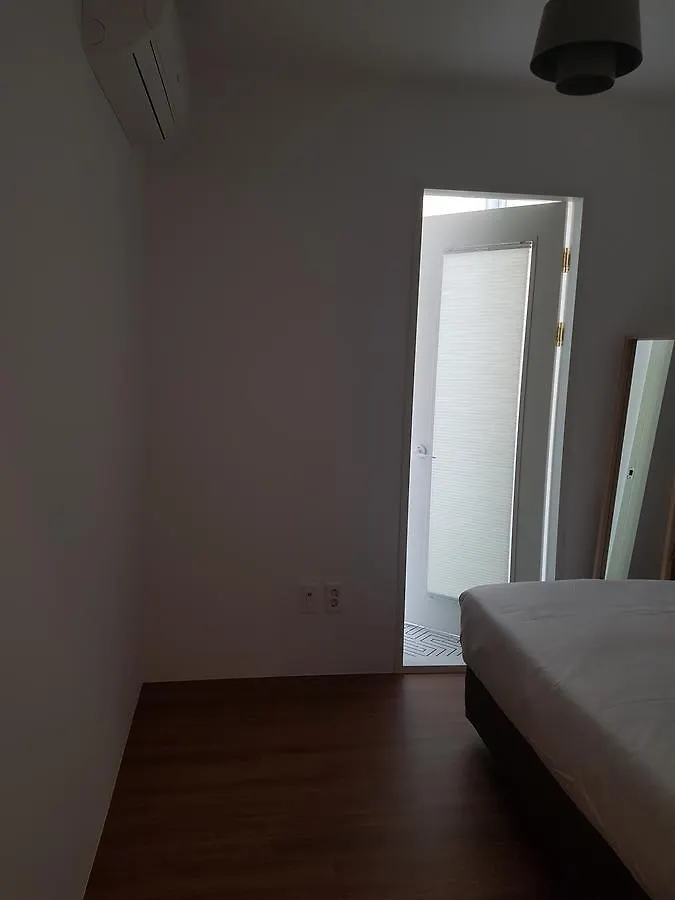 Hostel Single Single Busan 0*,  South Korea
